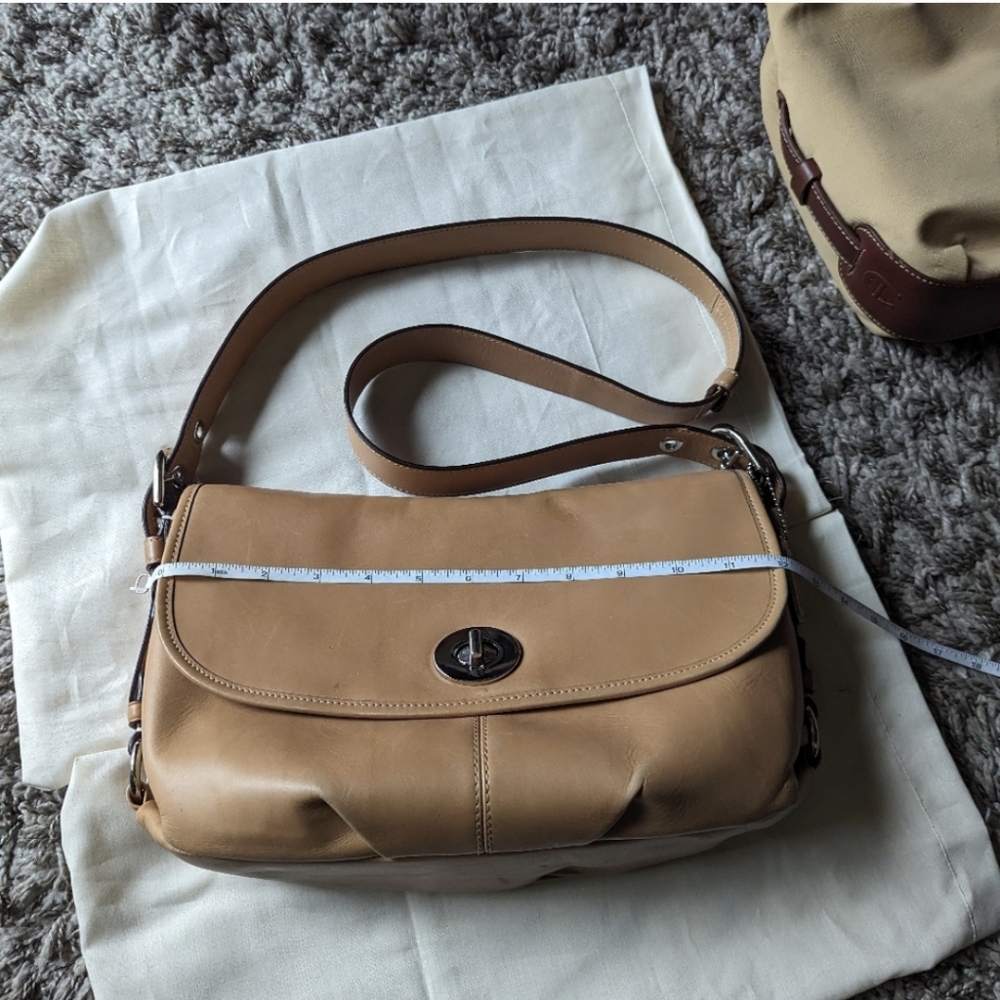🤎 Coach Leather Flap Duffle - Picture 3 of 11